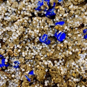 Ontelbare hoeveelheden plastic korrels Ontelbare hoeveelheden plastic korrels